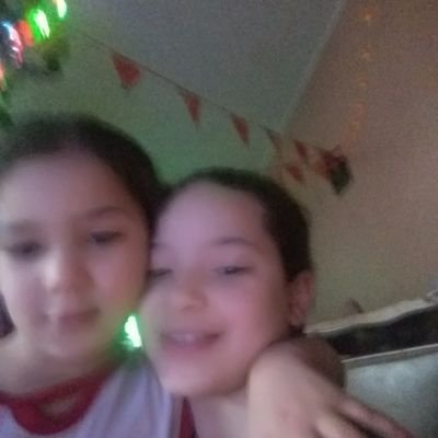 33xIislG2YUDlWr's profile picture. 