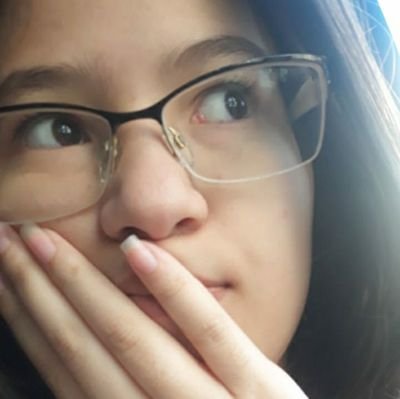 you_nathalia's profile picture. 