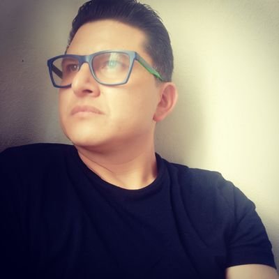 Oaxaqueño 100%. Cuicateco.
Licenciado enfermería y obstetricia/
Maestría Educación Superior/
Enfermería Pediatrica
coordinador de curso postécnico IMSS