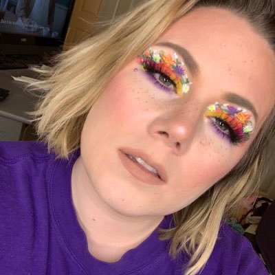 Makeup Artist 💜 IG // ArtistryByBrit 💄Wifey 🏳️🌈 & mama 👩👩👧👧 DC livin' // PDX bread 🌲