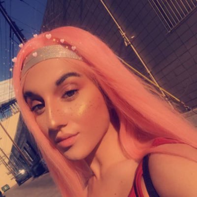 borba_luke's profile picture. matter why don’t ya? Snapchat: luke_borba123 add me❤️✨