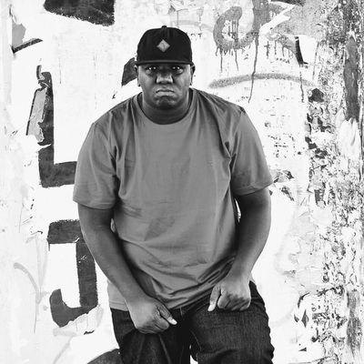 AngeloPCU1's profile picture. Letrista, Compositor e Cantor ( a gente tenta) de Rap
Grupo @OProvavelmente