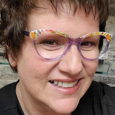 StacyE67038024's profile picture. The redheaded traveler.