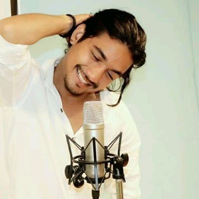 rahulvajpayi's profile picture. Singer, Vlogger @singeronwheelsrahul