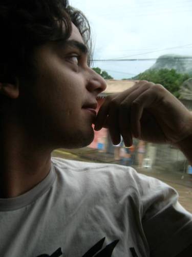 Carlosmourao1's profile picture. Menino que inventa a vida.
http://t.co/BuukejPybx