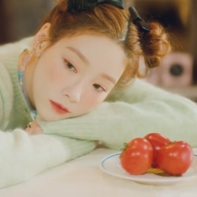 Ariana was right, god is indeed a woman and her name’s kim taeyeon.