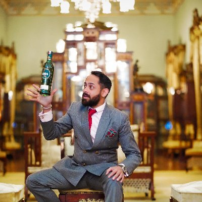 🦌 Glenfiddich Single malt Ambassador 
🌍Globetrotter
🧔Storyteller
IG - @dramswithdrama
🥃The real #glenfiddichasg
#dramwithasg
#dramlucky
Tweets my own