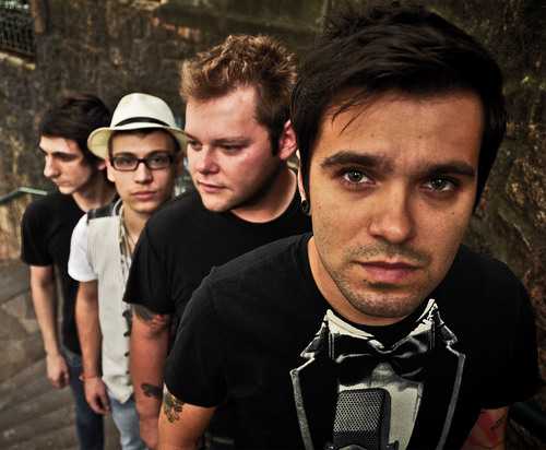 Radiocore's profile picture. Profile oficial da banda Radiocore.