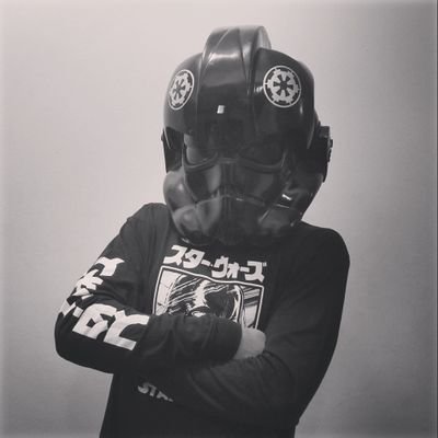 Professional Streamer // Competitive Casual Gamer