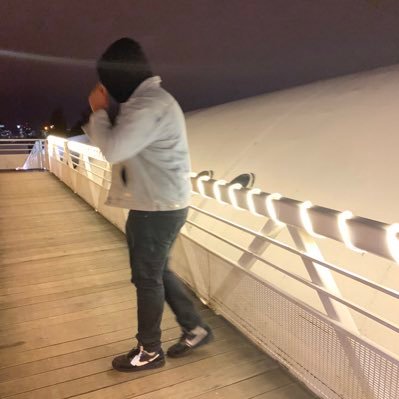 chrisgnvb's profile picture. 📍Paris (France🇫🇷)👟 Sneakers ✈ Travel 🍝 Food 👻 Snap : chrisgnvb 📸 IG : chris.lgg