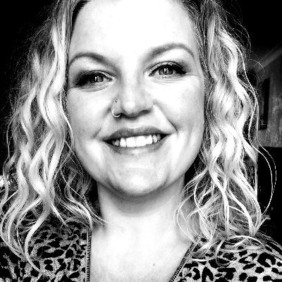 invisibleLL's profile picture. Coffee addict, dog lover, chocoholic.