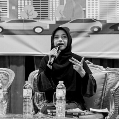 Indonesian | Azhary | Magister Hadits - Philology | a Polyglot |📍 Living at Cairo with my 10 siblings | the 3rd of Alhamidy Family | #bocahembara