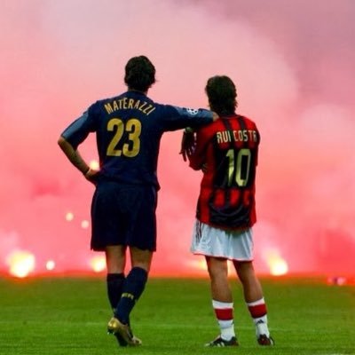 🇨🇱🇦🇷🇧🇷🇺🇾🇵🇪🇪🇸 •Las historias más curiosas del deporte rey •Relatos breves para que te maravilles y cuestiones cuanto sabes de fútbol COMENZANDO