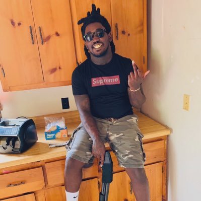 Marianna, FL☀️Audio Engineer👨🏾💻 Est. Since 2018 Recording🎙:$25per hour(2hr minimum) Mix🎚:$50 a song Be Deposit Ready Music Prod. & Rec Tech grad🎓
