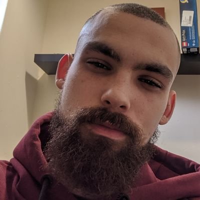 BarnseyB97's profile picture. Glasgow Celtic 🍀⚽️
Las Vegas Raiders ☠⚫🏈
Golden state 🟡🟦🏀
MMA 🥊
28💪
ERA 👨‍👩‍👧‍👦❤️