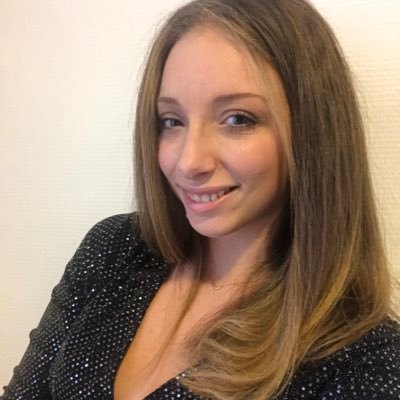 Llyza_'s profile picture. 4e année pharma🐍