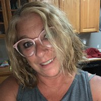 Susan Schafer - @SusanSc62721464 Twitter Profile Photo