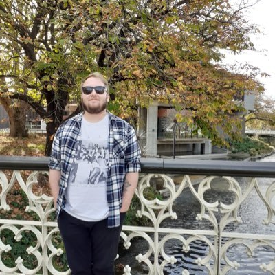 24 - used to be Restaurant Manager at The Thatch and plan some gigs every now and then. 🍻 | FFO: pop punk, indie, tattoos, pizza and gigs.