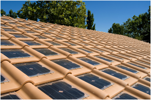 La tegola fotovoltaica in ceramica. La caratteristica principale è l'integrazione architettonica del sistema fotovoltaico alla copertura dell’edificio.