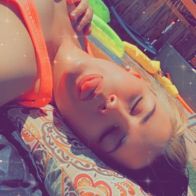 AliciaH43201839's profile picture. 2014💑 2016 👨‍👩‍👧 2018 👨‍👩‍👧‍👦