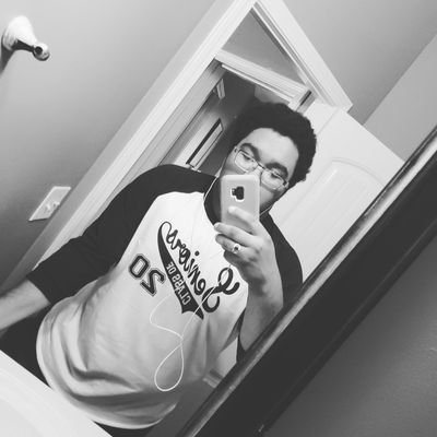 I'm the ultimate bisexuality and 24
I retweet SFW and NSFW things
I'm always looking to make friends
DM if you want