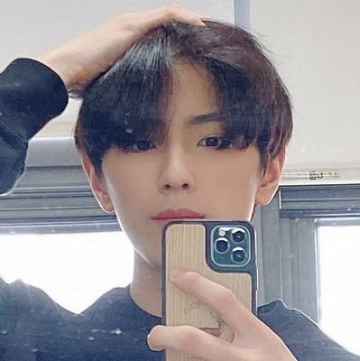 hourlyonghee's profile picture. every hour with #yonghee 👼🏻