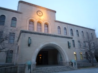 「大学生を、神戸大学を、もっと元気にしたい!!」という思いのもと、ベンチャー企業経営者や大学教授の方々にご協力頂き、神戸大経営学部4年生を中心に活動しています。よろしくお願いします！