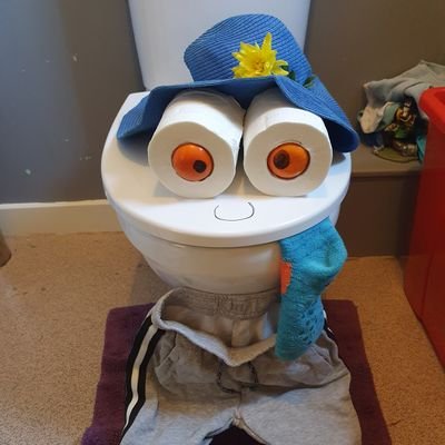 fionalee77's profile picture. a mum of 3, staying home saving lives.