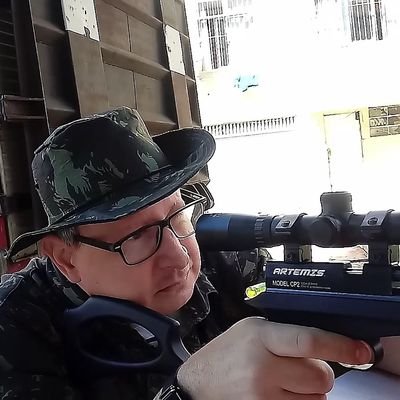 Eu sou Alexandre Leite.
Sou atirador com formação pelo Exército Brasileiro.
Amo esse Esporte!
Esse é o canal - Tiro Esportivo no Twitter.
Sejam bem-vindos!