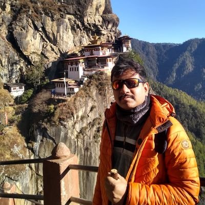 Jeena Yahan Marna Yahan, Iske Siva Jaana Kahan
Ji Chahe Jab Humko Awaaz Do
Hum Hain Wahin Hum Thhe Jahan..