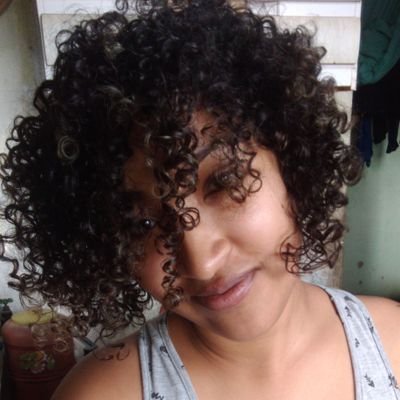 Amante de tudo o que se pode considerar arte, eterna sonhadora, fiel àqueles que lutam por mim, sempre a descobrir novos caminhos!