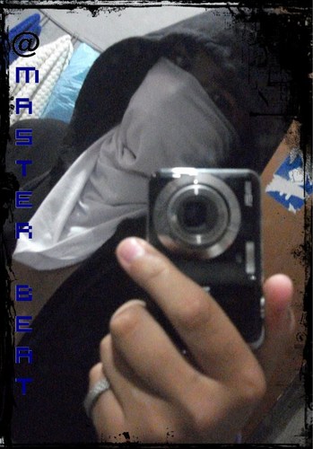 Olá eu sou o Skrillex, sou dancer de free step, curto electro house, to solteiro, meo nome?? soh deus sabe, por enqnto é secreto segue eu e saiba mais ;*