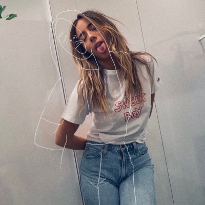 natwid0w's profile picture. 𝕀’𝕞 𝕕𝕠𝕟𝕖 𝕣𝕦𝕟𝕟𝕚𝕟𝕘 𝕗𝕣𝕠𝕞 𝕞𝕪 𝕡𝕒𝕤𝕥 || #blackwidow