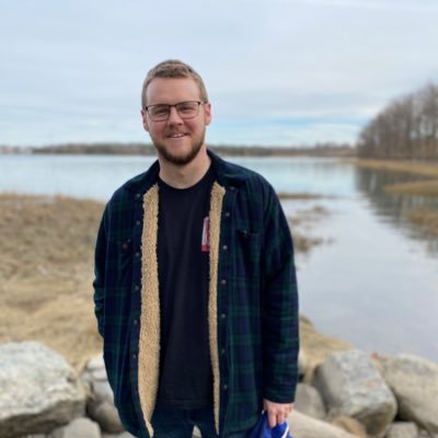 Tomsonoflars's profile picture. I teach and eat.