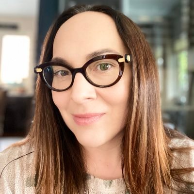 AnaLlovera2's profile picture. Happy, hard working executive, wife and mom!