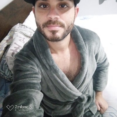 Guilherme Gomes
Aquariano ♒ Analista financeiro 💲 cantor🎤
São Paulo