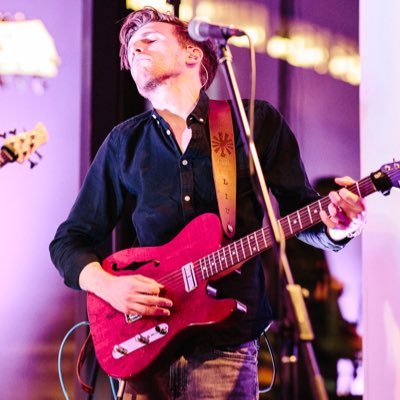 DavidRopertz's profile picture. Guitarist, music producer, audio engineer - based in 🇩🇪, on tour 🌍