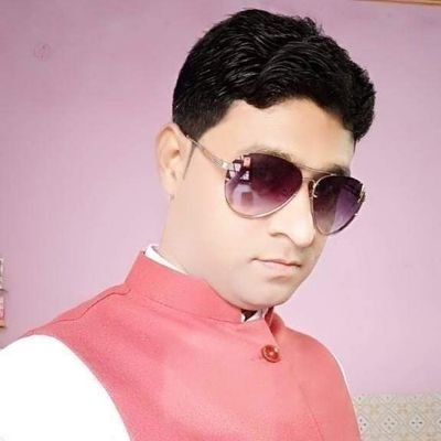 vineet90172's profile picture. finance and public services