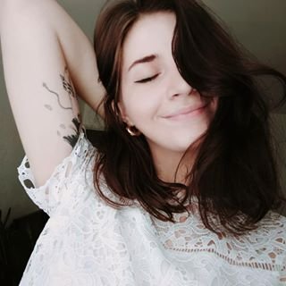 • UX/UI Designer • Figma Addict @valentine_ui
• FFXIV LICH Player • SAM / DNC
• TFT Player
• Streamer Twitch Affiliate
