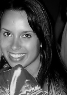 Mulher, amiga, mãe que acima de qualquer coisa ama seu filho e sua família e não vive sem bons amigos por perto. Pagodeiraaaaa.... Feliz acima de tudo!!!
