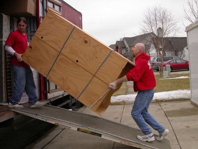 At UAC Moving Company New Jersey, we understand that shipping your belongings is one of the most complex and sensitive concerns, while moving locally.