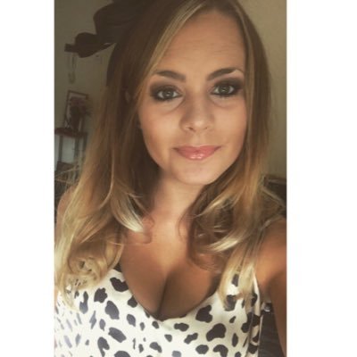 B2B Tech and FinTech PR’er, South West London resider and lover of all things brunch and gin related.
