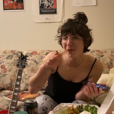 New album *Mood Ring* out now! https://t.co/vZdSVDW6UL Ceal makes catchy hooks in bedrooms.