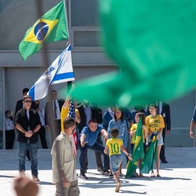 Somente em 2018, 66 mil mulheres brasileiras foram estupradas.Todas essas vítimas estavam desarmadas.
#FechadoComBolsonaro