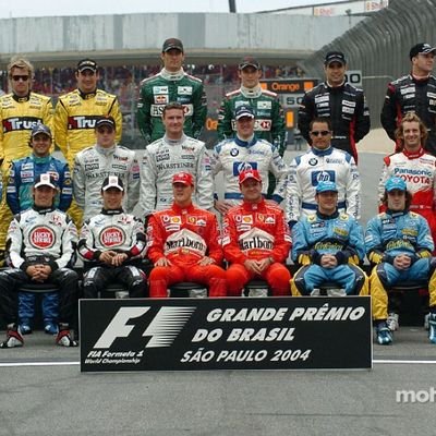 #F1 sadece eğlence, hangi takım yada hangi pilotun olduğu önemli değil.
Eğlenmeye bakın.