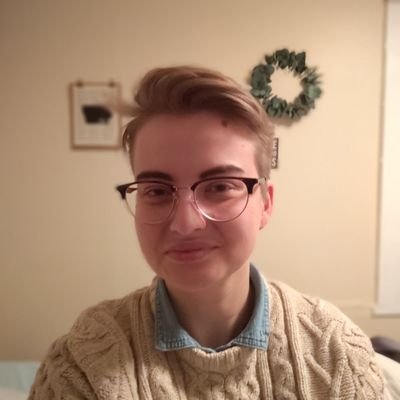 itsfnotph's profile picture. she/they