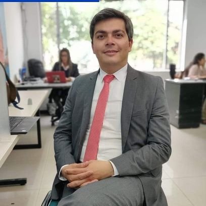 Somos una Agencia de Seguros dedicada en particular a los miembros de la Tripulación: Pilotos, TCP, Ing vuelo, CTA, entre otros. Y los Profesionales de la Salud