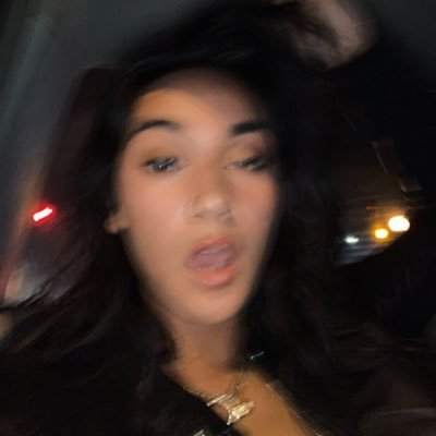 ahoyamanda's profile picture. plz do not perceive me