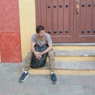 NethaG8's profile picture. Simple 😅😉