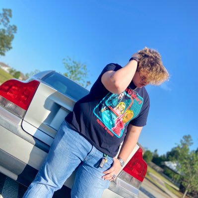 Guy who just so happens to have tons of clout... in his mind... /Instagram: polarrbaierr /Snapchat: polarrbaierr /My music: https://t.co/5qGyJ4nl8P